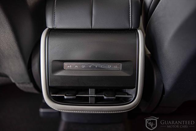Photo of 2025 Infinite Black Metallic Clearcoat Lincoln Nautilus
