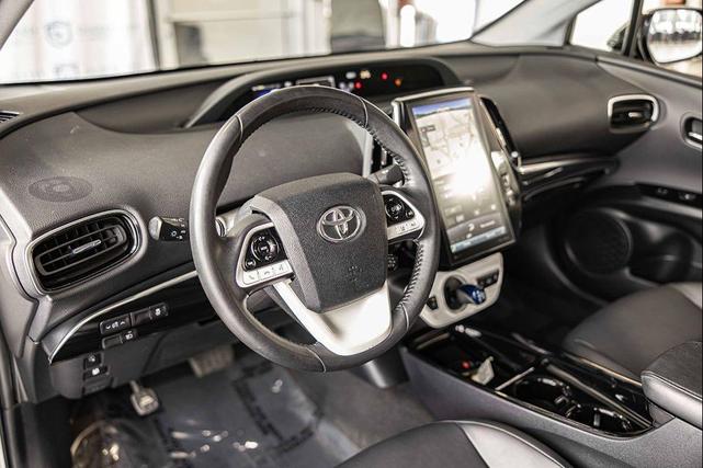 Photo of 2018 Classic Silver Metallic Toyota Prius Prime