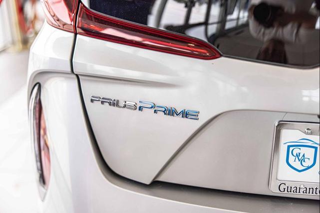 Photo of 2018 Classic Silver Metallic Toyota Prius Prime