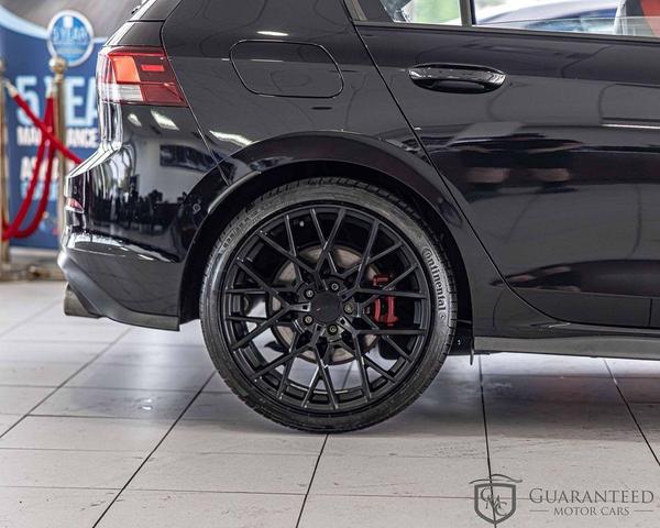 Photo of 2022 Deep Black Pearl Volkswagen Golf GTI