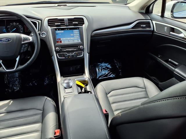 Photo of 2017 Silver Ford Fusion
