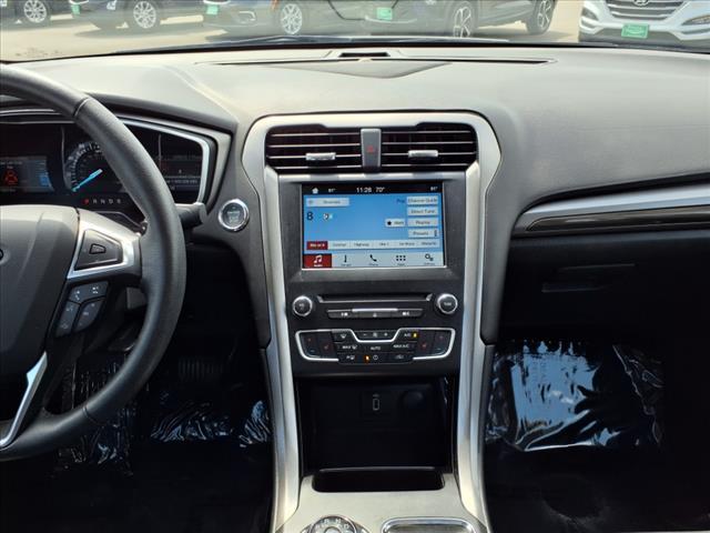 Photo of 2017 Silver Ford Fusion