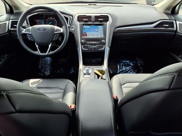 Photo of 2017 Silver Ford Fusion