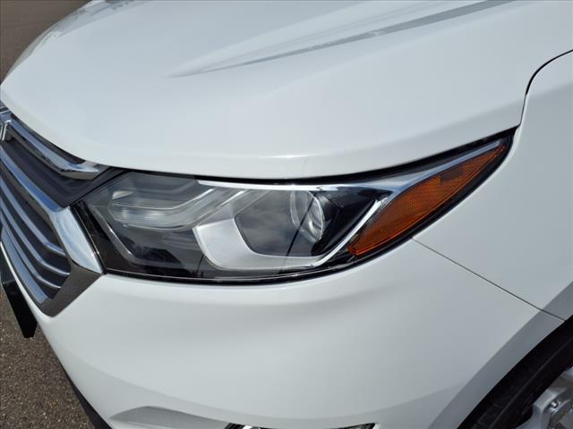 Photo of 2019 Summit White Chevrolet Equinox