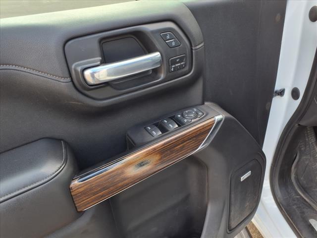 Photo of 2021 Iridescent Pearl Tricoat Chevrolet Silverado 1500