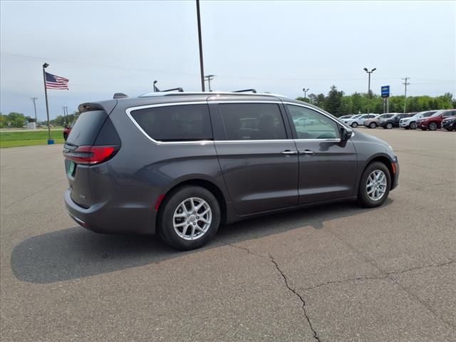 Photo of 2021 Granite Crystal Clearcoat Metallic Chrysler Pacifica