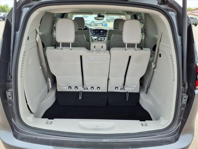 Photo of 2021 Granite Crystal Clearcoat Metallic Chrysler Pacifica