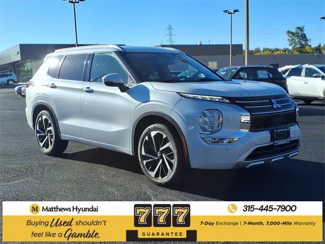 Photo of 2022 White Diamond Mitsubishi Outlander