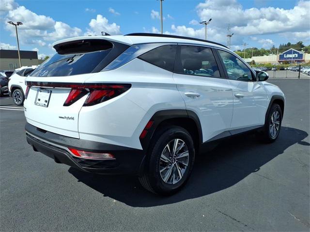 Photo of 2024 White Pearl Hyundai TUCSON Hybrid