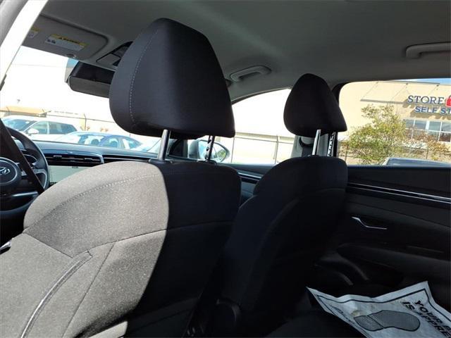 Photo of 2024 White Pearl Hyundai TUCSON Hybrid