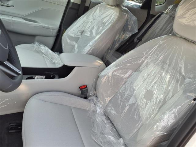Photo of 2025 Atlas White Hyundai KONA