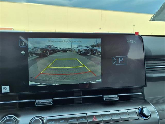 Photo of 2025 Atlas White Hyundai KONA