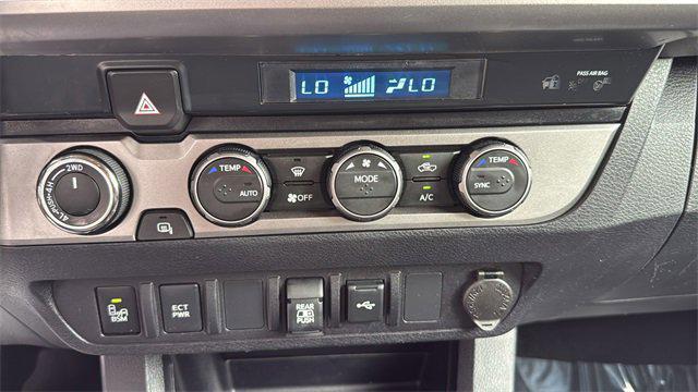 Photo of 2022 White Toyota Tacoma