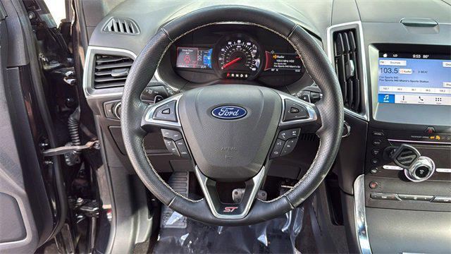 Photo of 2019 Agate Black Metallic Ford Edge