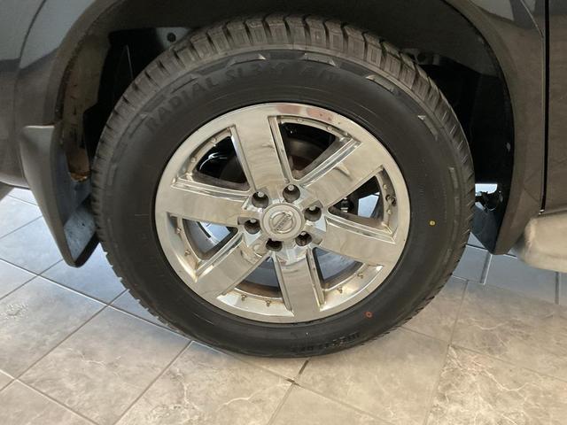 Photo of 2014 Galaxy Black Nissan Armada