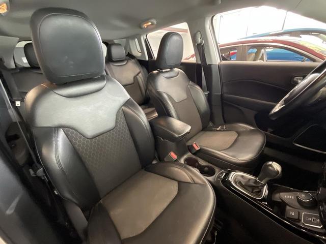 Photo of 2020 White Clearcoat Jeep Compass