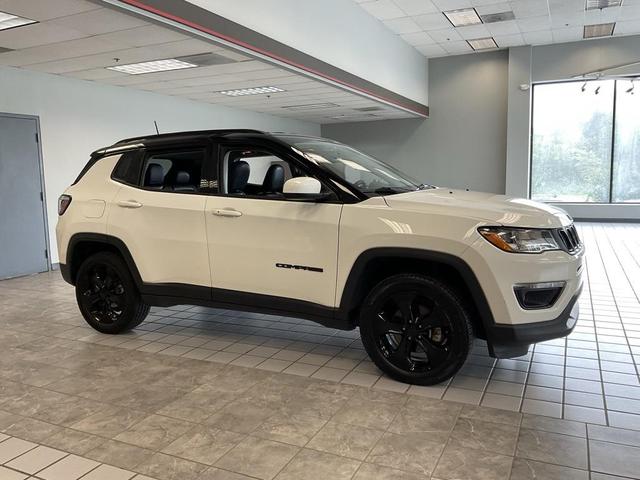 Photo of 2020 White Clearcoat Jeep Compass