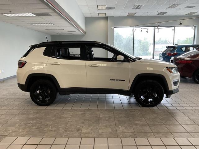 Photo of 2020 White Clearcoat Jeep Compass