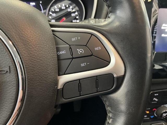 Photo of 2020 White Clearcoat Jeep Compass