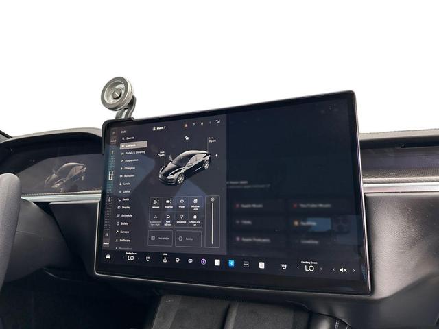 Photo of 2021 Black Tesla Model S