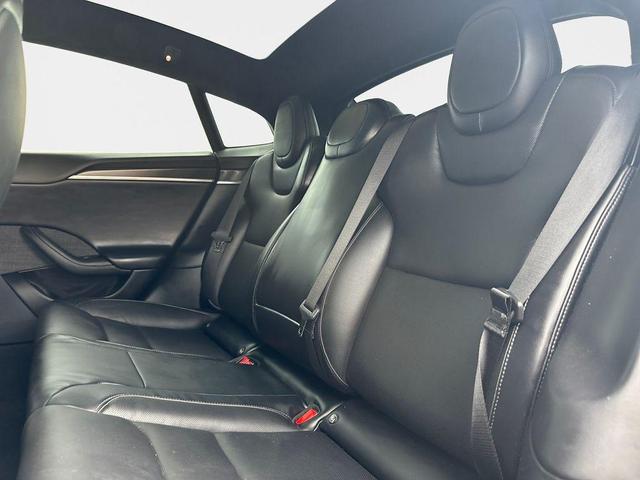 Photo of 2021 Black Tesla Model S