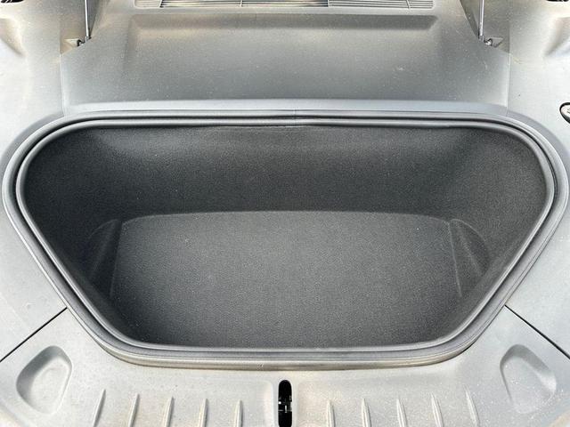 Photo of 2021 Black Tesla Model S