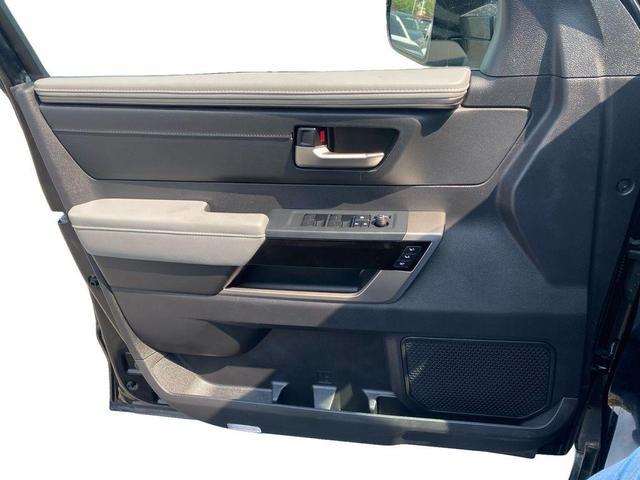 Photo of 2022 Midnight Black Metallic Toyota Tundra