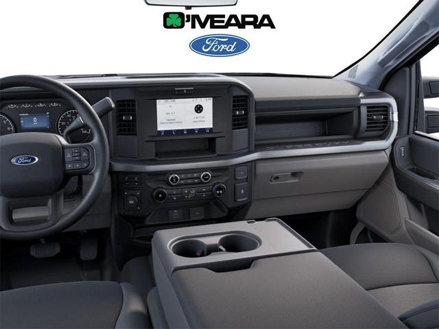 Photo of 2025 Oxford White Ford F-250