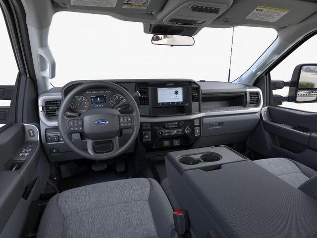 Photo of 2025 Oxford White Ford F-250