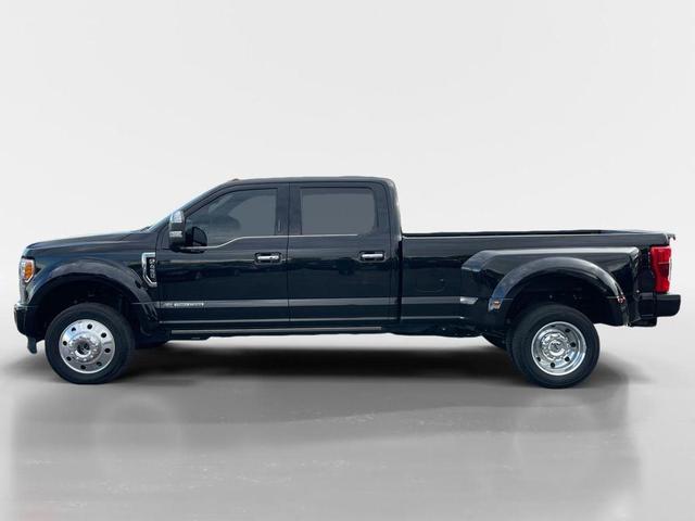 Photo of 2019 Agate Black Metallic Ford F-450