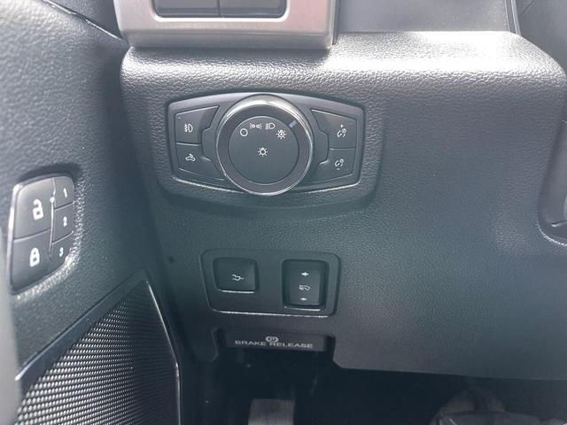 Photo of 2019 Agate Black Metallic Ford F-450