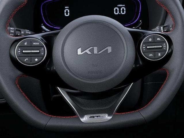 Photo of 2025 Snow White Pearl Kia Soul