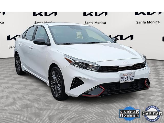 Photo of 2022 Snow White Pearl Kia Forte