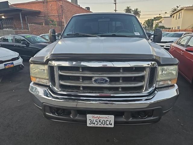 Photo of 2002 Silver Clearcoat Metallic Ford F-350