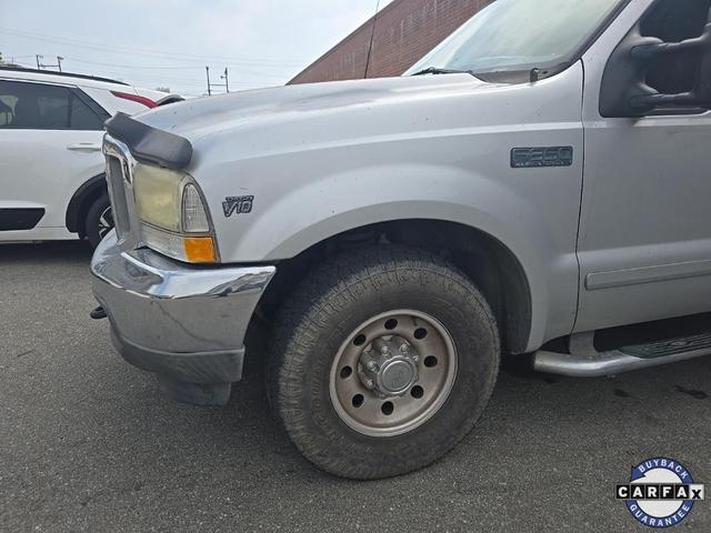 Photo of 2002 Silver Clearcoat Metallic Ford F-350