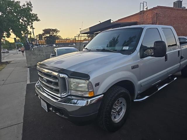 Photo of 2002 Silver Clearcoat Metallic Ford F-350
