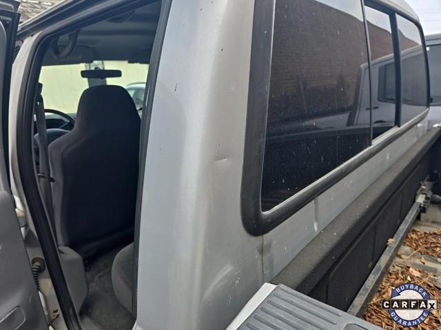 Photo of 2002 Silver Clearcoat Metallic Ford F-350