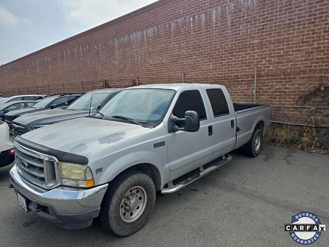 Photo of 2002 Silver Clearcoat Metallic Ford F-350