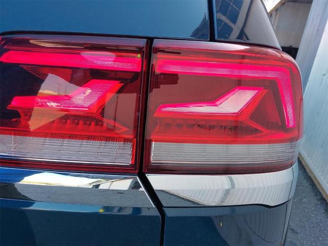 Photo of 2021 Tourmaline Blue Metallic Volkswagen Atlas