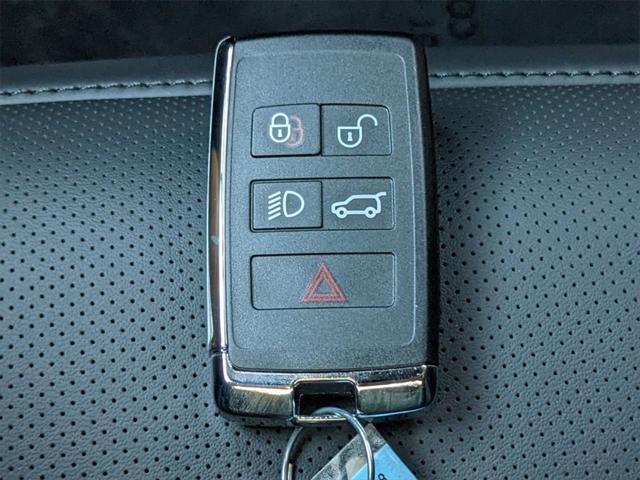 Photo of 2025 Varesine Blue Metallic Land Rover Range Rover Sport