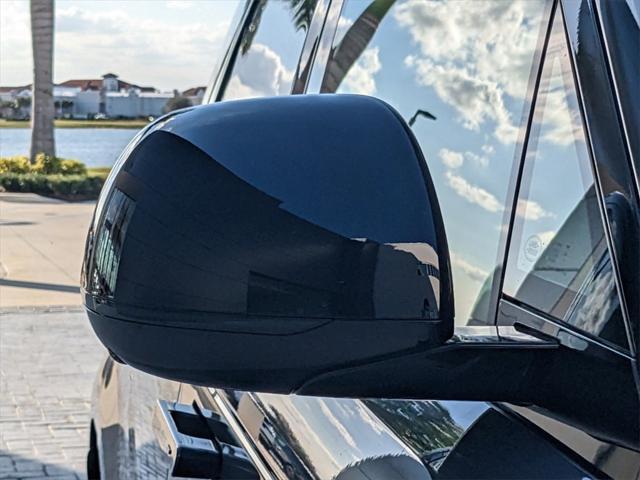 Photo of 2025 Varesine Blue Metallic Land Rover Range Rover Sport