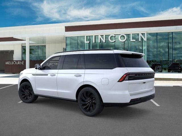 Photo of 2025 White Lincoln Navigator