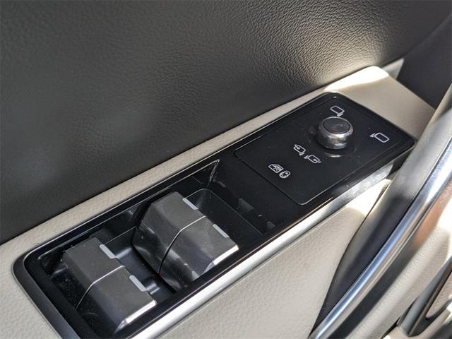 Photo of 2024 Fuji White Jaguar XF