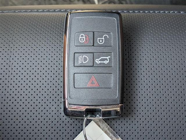 Photo of 2025 Gray Land Rover Range Rover Sport