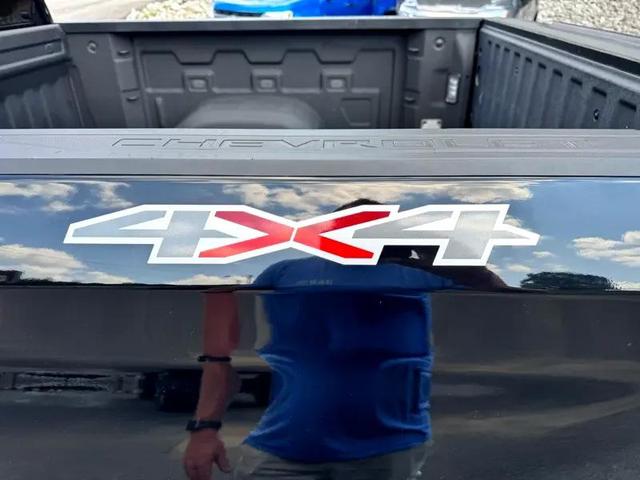 Photo of 2022 Black Chevrolet Silverado 1500