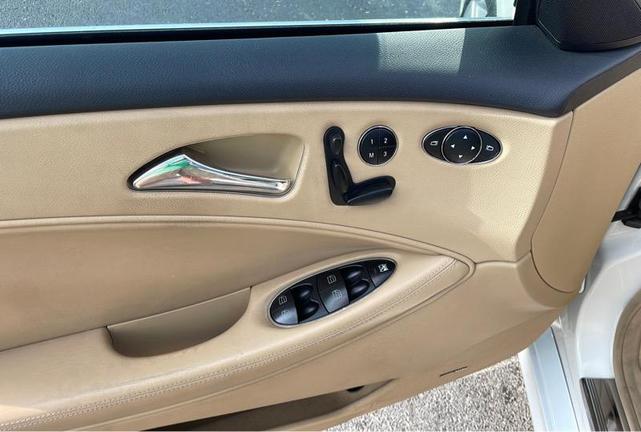 Photo of 2007 White Mercedes-Benz CLS-Class