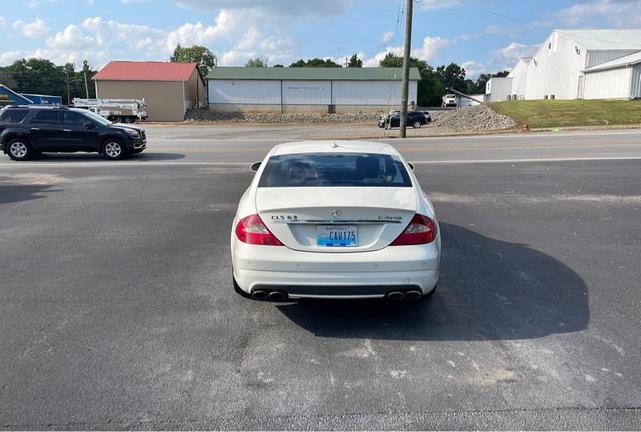 Photo of 2007 White Mercedes-Benz CLS-Class