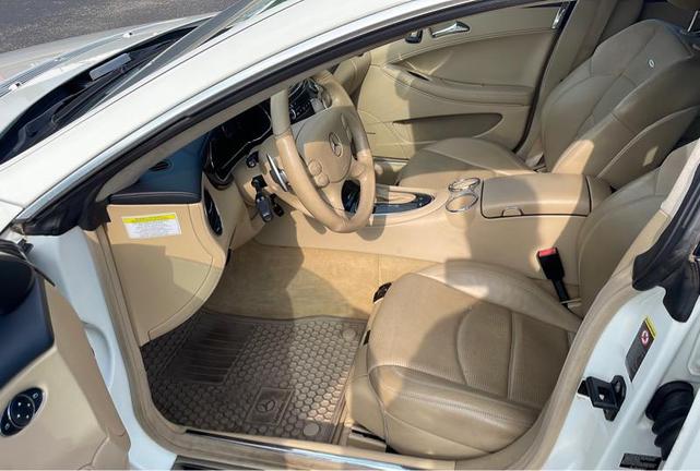 Photo of 2007 White Mercedes-Benz CLS-Class