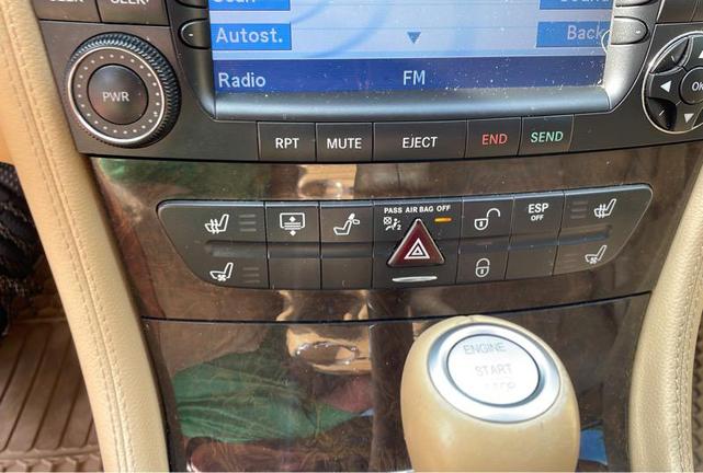 Photo of 2007 White Mercedes-Benz CLS-Class