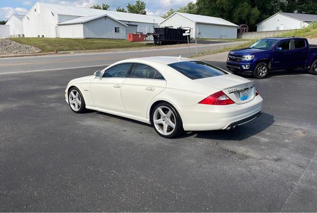 Photo of 2007 White Mercedes-Benz CLS-Class